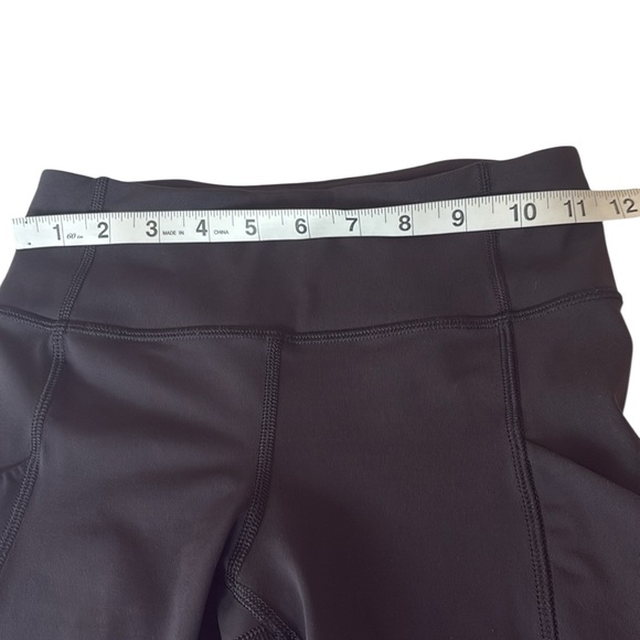 Lululemon ruffle at ankle leggings , black , size 2, length 35” - Picture 6 of 9